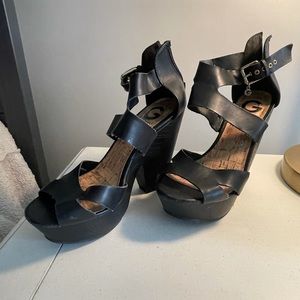 G by Guess Black heels